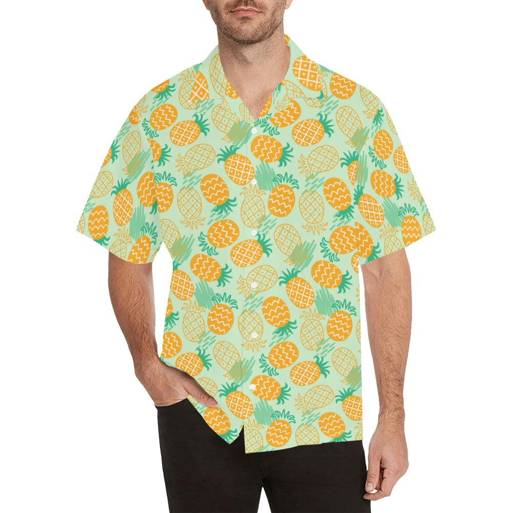 Pineapples and Carbines Hawaiian Print Men's Graphic T-Shirt M