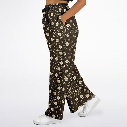 Brown Floral Wide Leg Jogging Pants, Flowers Ditsy Flare Sweatpants Pockets Women Flared Sweats Cotton Fleece Ladies Joggers Loungewear